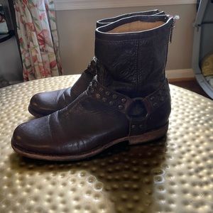 Phillips shorty Frye boots